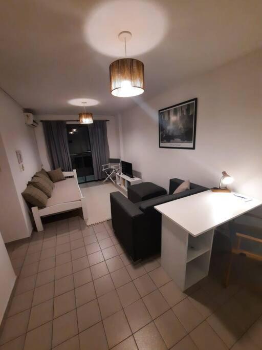 Departamento Centrico, A Metros De La Universidad, 3 Personas, Garaje Auto Chico Apartment La Plata