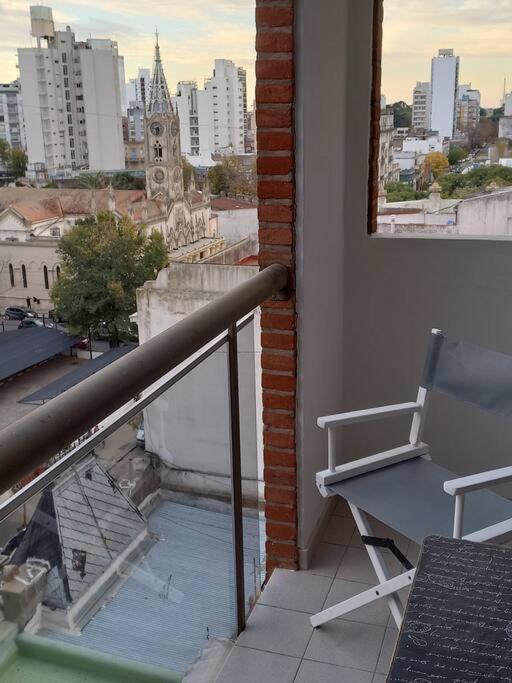 Departamento Centrico, A Metros De La Universidad, 3 Personas, Garaje Auto Chico