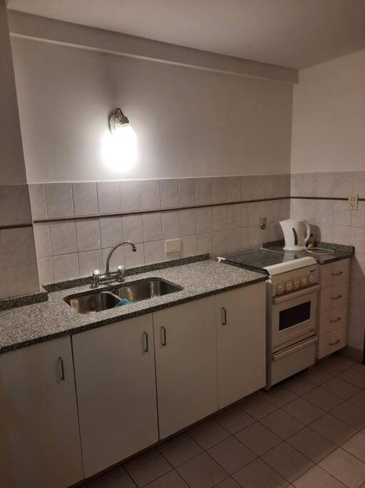 Apartment Departamento Centrico, A Metros De La Universidad, 3 Personas, Garaje Auto Chico