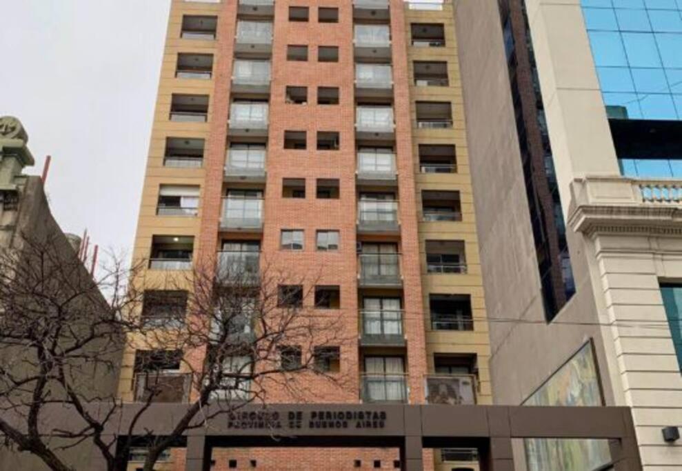 Departamento Centrico, A Metros De La Universidad, 3 Personas, Garaje Auto Chico * La Plata