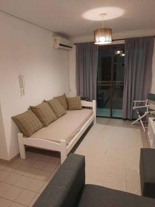 Departamento Centrico, A Metros De La Universidad, 3 Personas, Garaje Auto Chico Apartment